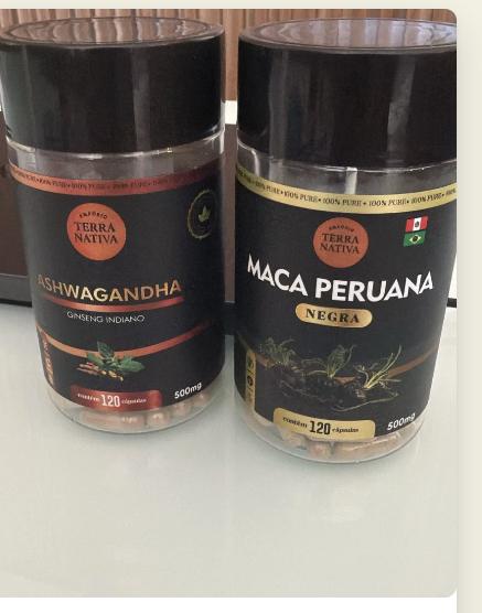 Cliente com produtos Empório Terra Nativa, incluindo Maca Peruana Negra